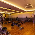 فندق Throne & 5*
