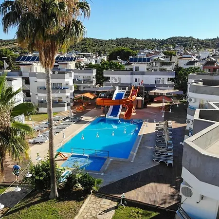 Throne & Hotel 5*