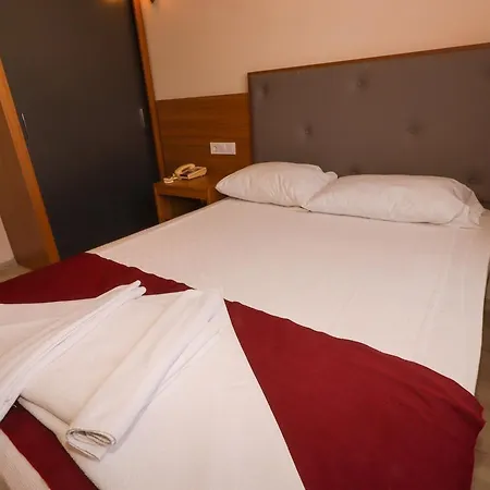 Throne & Hotel
