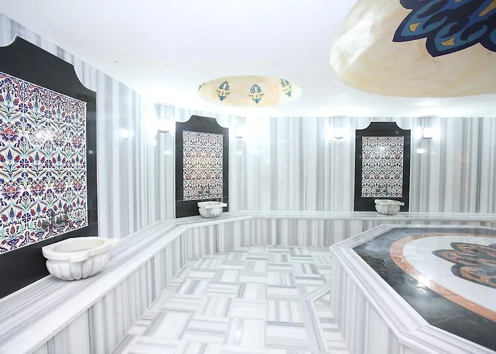 Throne & Отель 5*