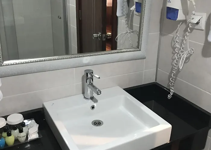 Hotel Throne & Manavgat