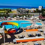 Throne & Hotel 5*