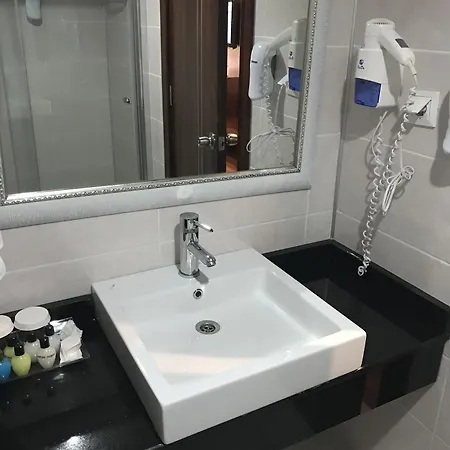 Hotel Throne & Manavgat